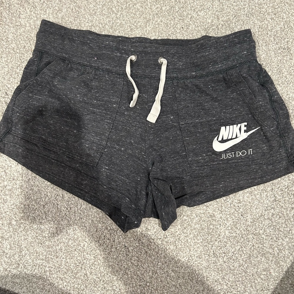 Nike women’s shorts size S